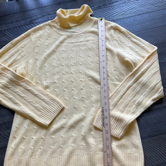 IZOD Vintage Yellow Cable Knit Turtleneck Sweater – Made in Hong Kong Size LG - Picture 4 of 4